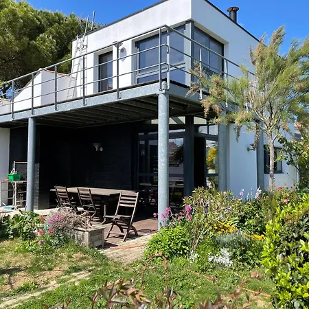 T Apartment
